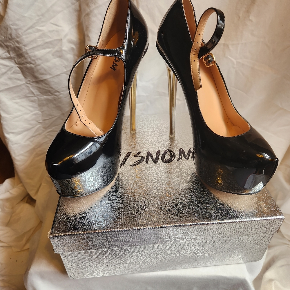 ISNOM Platform Heels
